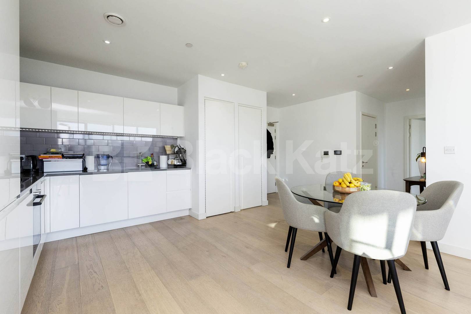 Beautiful 2 bed 2 bath in the popular development in Royal Wharf Admiralty Avenue, Royal Wharf
